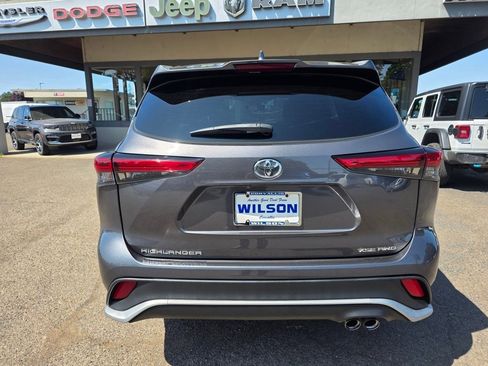 Used 2021 Toyota Highlander XSE image 4
