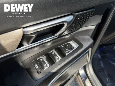 Used 2022 Kia Telluride SX w/ SX Prestige Package AWD/4WD image 11