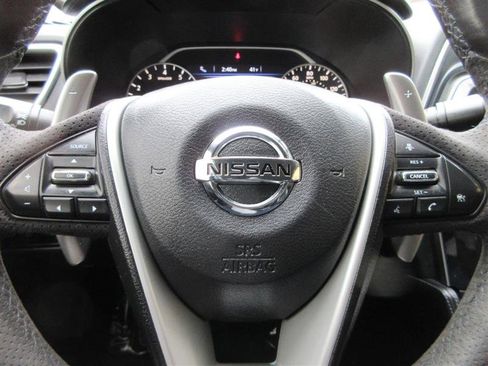 Used 2017 Nissan Maxima SR image 14