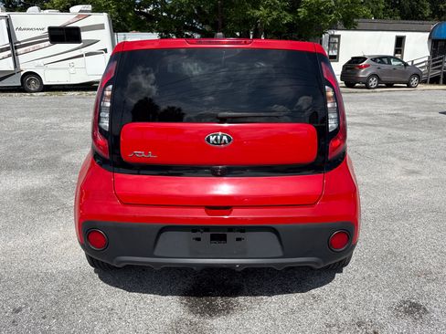 Used 2019 Kia Soul FWD image 4