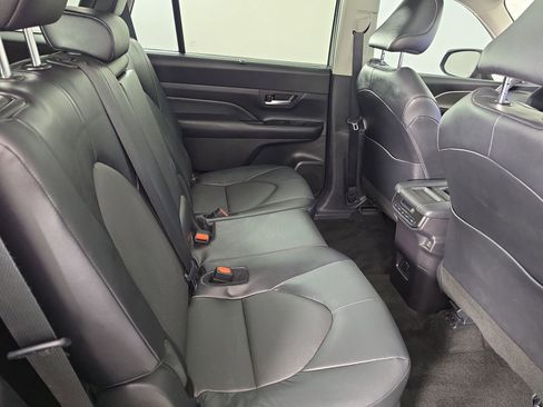 Used 2024 Toyota Grand Highlander FWD image 41