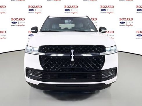 New 2026 Lincoln Navigator L Reserve AWD/4WD image 3