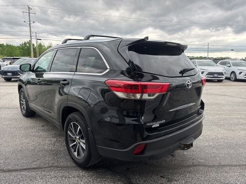 Used 2019 Toyota Highlander XLE AWD/4WD image 4