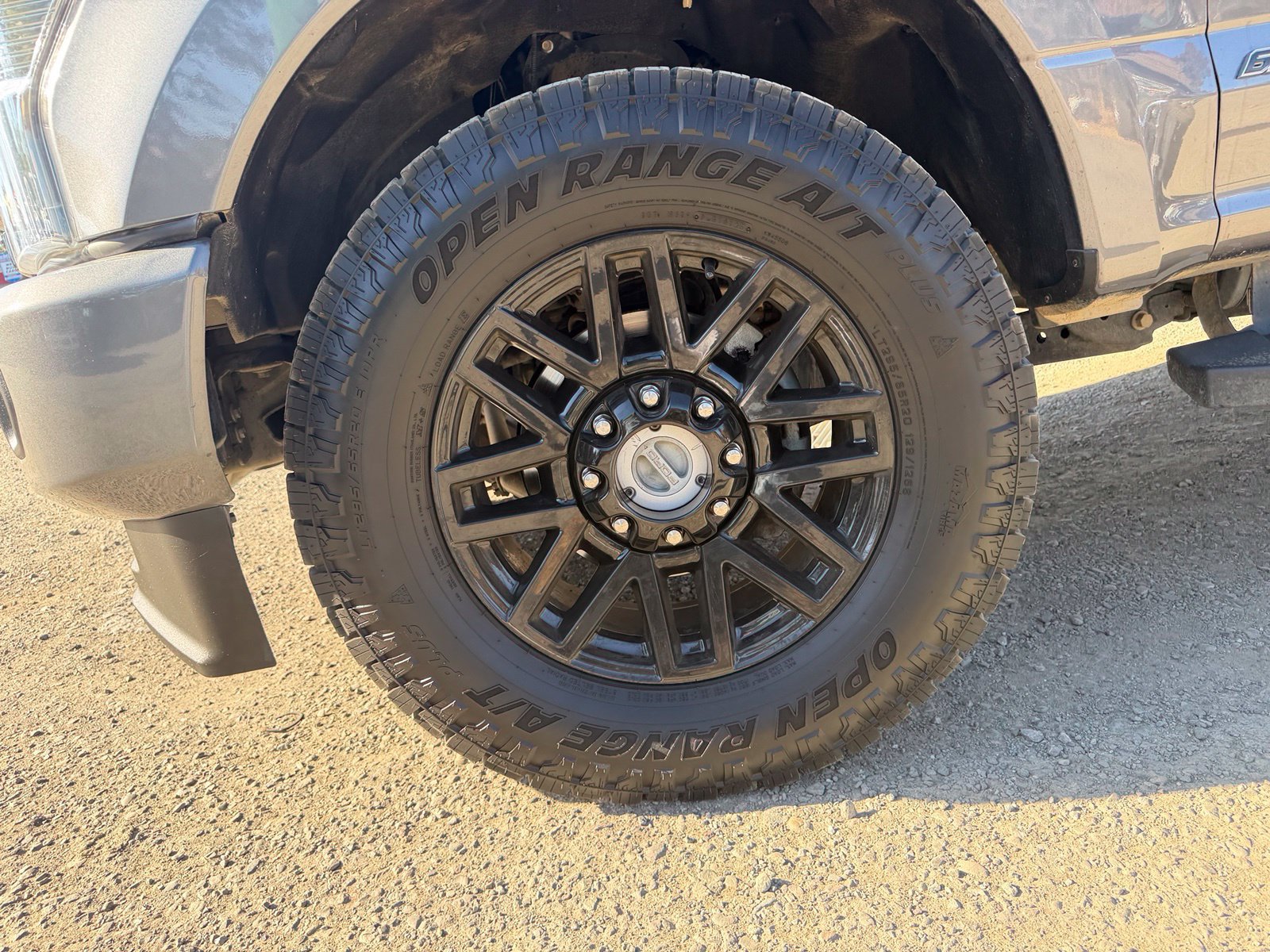Used 2022 Ford F350 XLT w/ Black Appearance Package AWD/4WD image 9