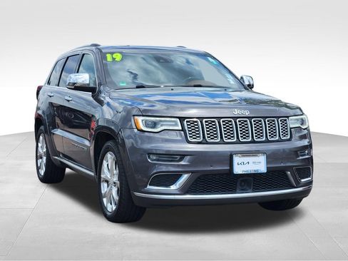 Used 2019 Jeep Grand Cherokee Summit AWD/4WD image 3