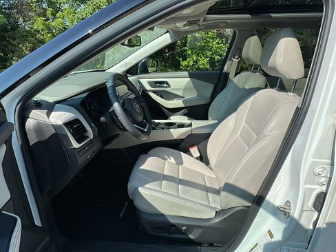 Certified 2021 Nissan Rogue SL w/ Premium Package AWD/4WD image 12