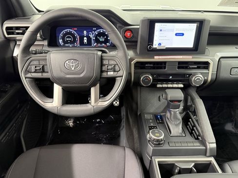 Used 2025 Toyota Tacoma TRD Off-Road image 32