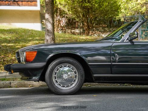 Used 1986 Mercedes-Benz 560 SL image 4