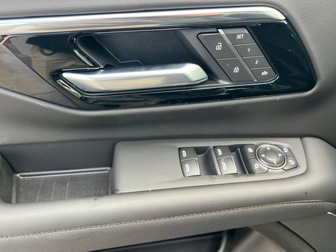 New 2026 Chevrolet Suburban High Country image 8