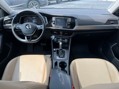 Used 2019 Volkswagen Jetta SE image 11