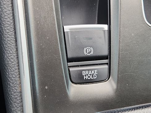 Used 2018 Honda Accord Sport image 24