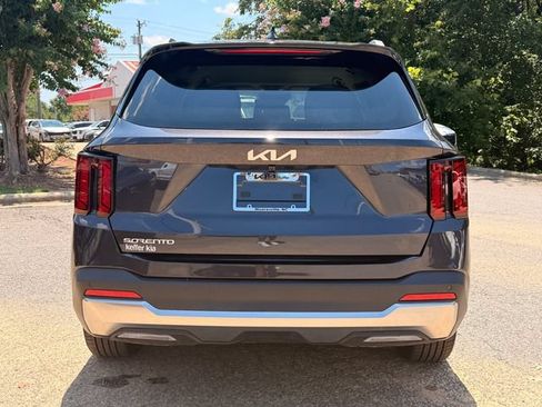 Certified 2026 Kia Sorento S FWD image 7