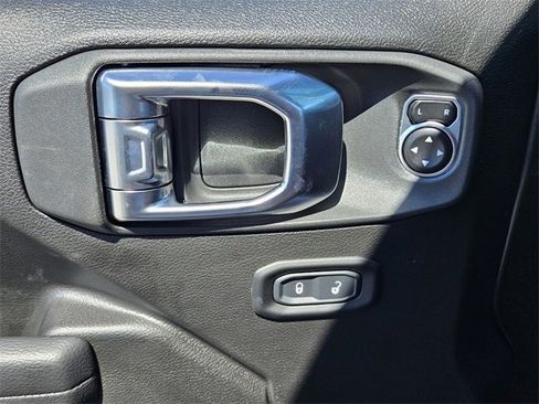 New 2025 Jeep Gladiator Sport image 32