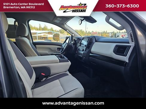 Used 2022 Nissan Titan SV w/ Accessory Utility Package image 24