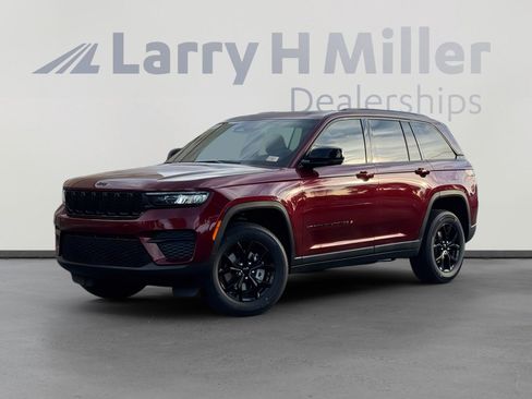 New 2025 Jeep Grand Cherokee Laredo RWD image 1