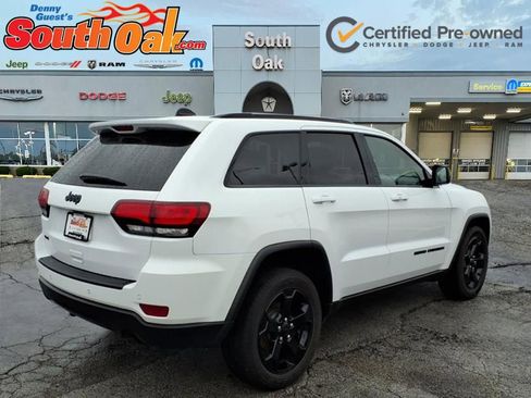 Used 2018 Jeep Grand Cherokee Laredo image 3