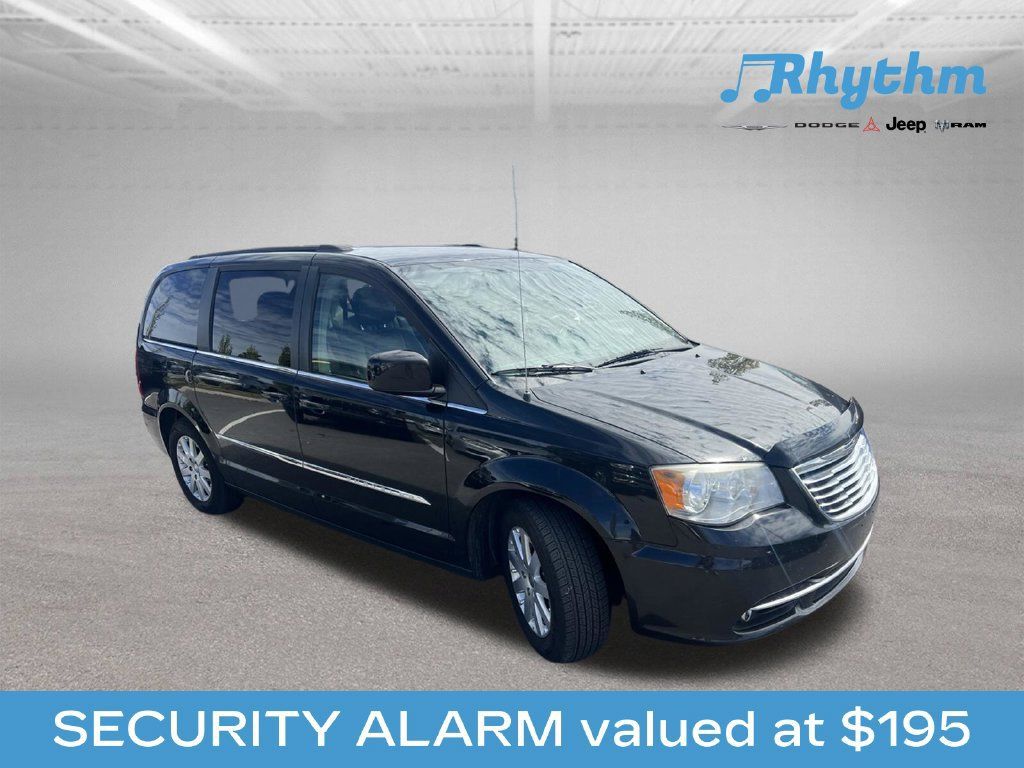 Used 2014 Chrysler Town & Country Touring FWD 360° Tour