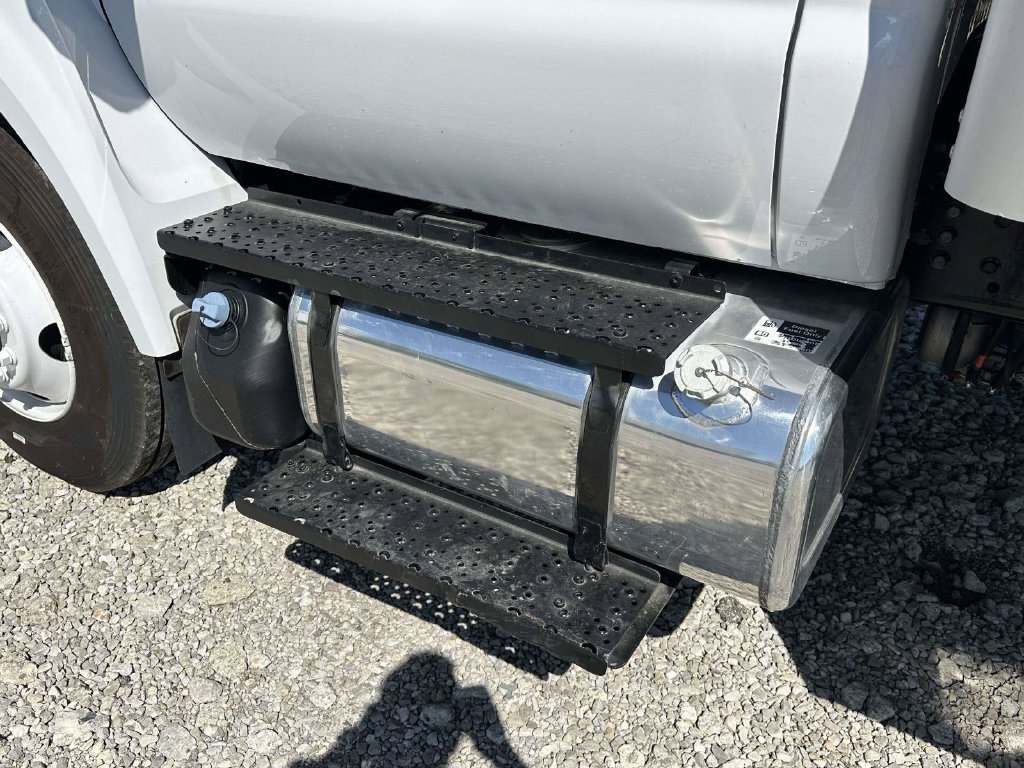 Used 2021 Ford F650 2WD Regular Cab Super Duty image 12