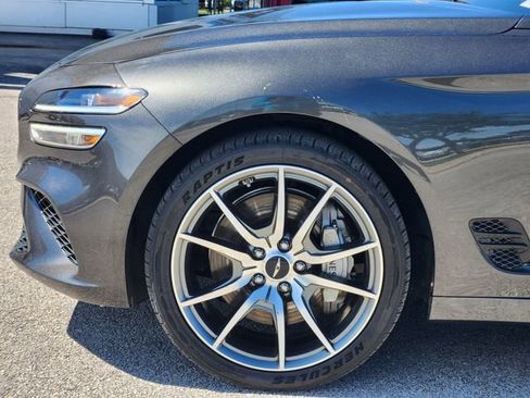 Used 2025 Genesis G70 2.5T image 5