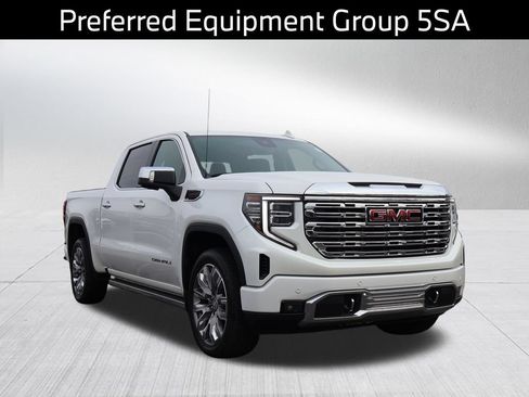 Used 2024 GMC Sierra 1500 Denali AWD/4WD image 4