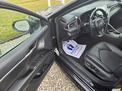 Used 2023 Toyota Camry SE image 5