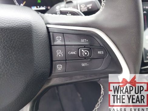 Used 2024 Jeep Grand Cherokee L Altitude image 10