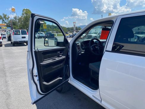 Used 2017 RAM 3500 Tradesman w/ Popular Equipment Group AWD/4WD image 7