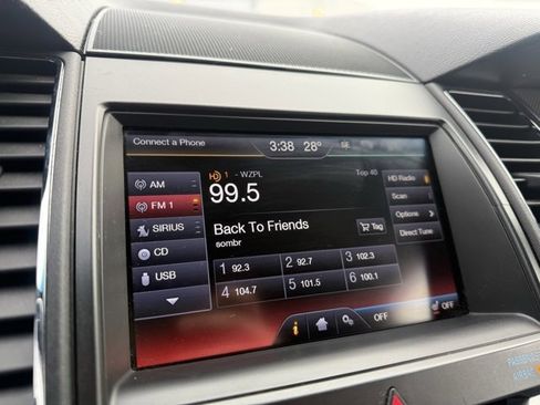 Used 2013 Ford Taurus SHO image 23