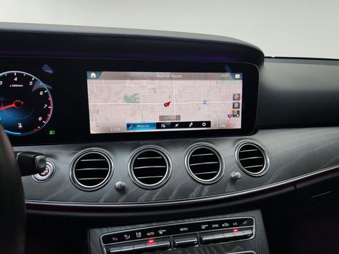 Used 2021 Mercedes-Benz E 350 Sedan image 23