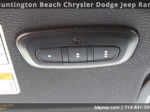 Used 2023 Jeep Wrangler Unlimited Sahara image 38