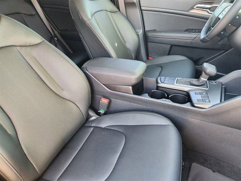 New 2026 Kia Sportage EX FWD image 11