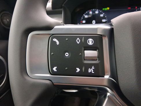 New 2026 Land Rover Discovery Limited Edition image 15