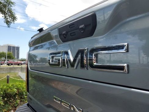 Used 2025 GMC Sierra 2500 Denali Ultimate w/ Max Trailering Package AWD/4WD image 6