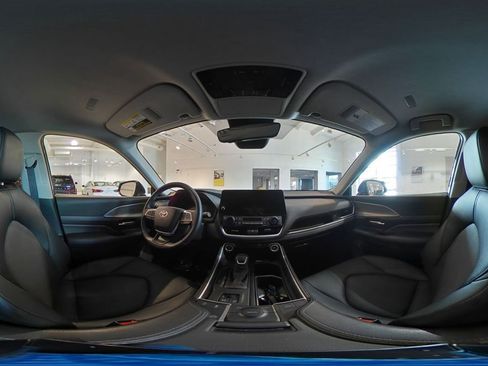 Used 2025 Toyota Grand Highlander FWD image 44