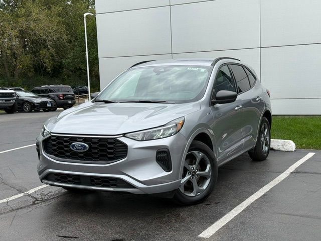 Certified 2024 Ford Escape ST-Line w/ Tech Pack #1 AWD/4WD image 2