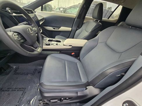 Certified 2025 Lexus RZ 300e image 23