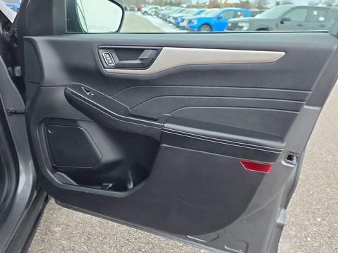 Used 2022 Ford Escape SE w/ Cold Weather Package image 13