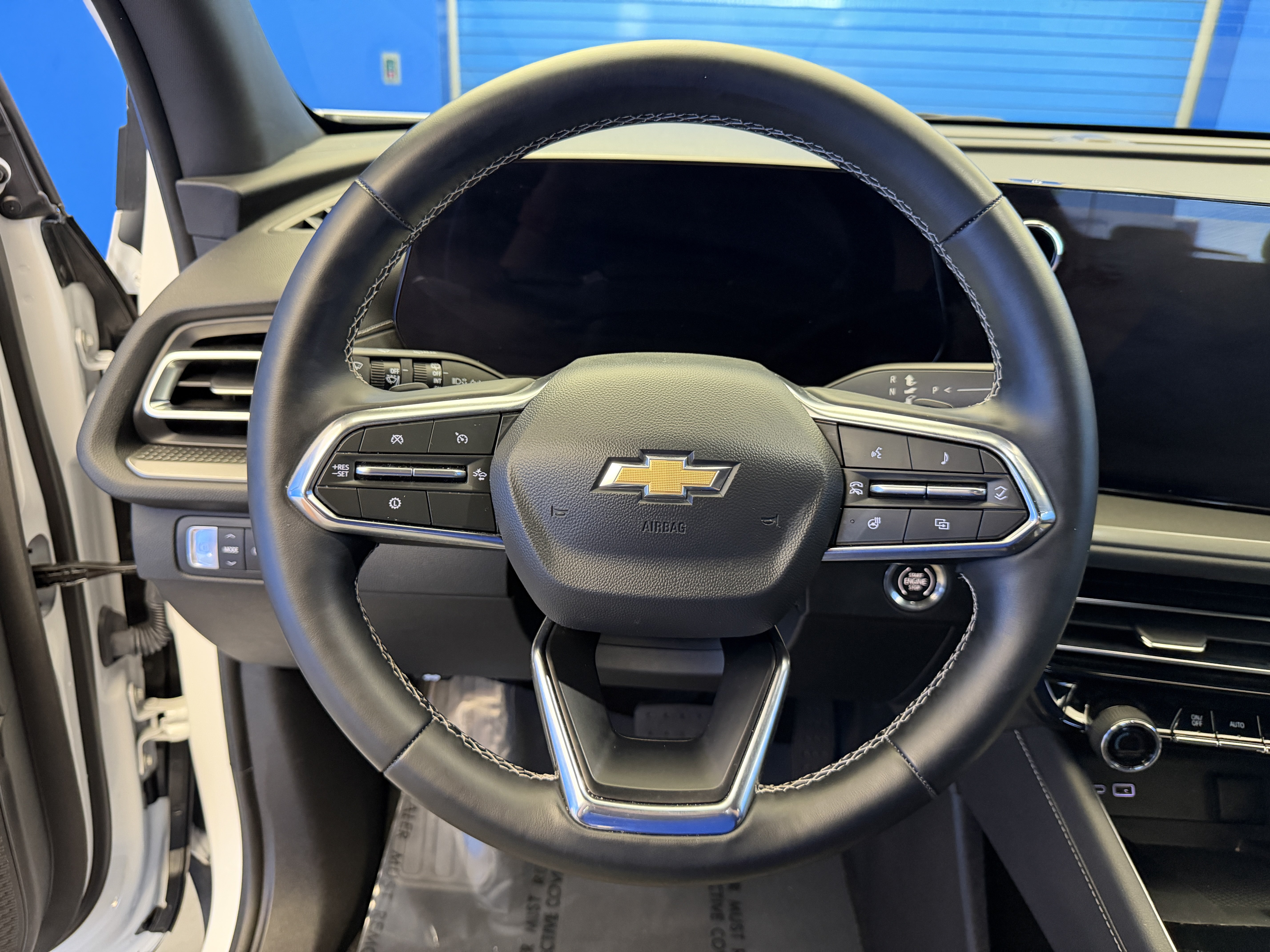 Used 2026 Chevrolet Traverse LT w/ Driver Confidence Package FWD image 14