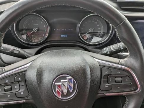 Used 2023 Buick Encore GX Essence image 12