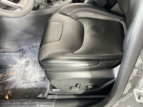 Used 2022 Jeep Cherokee Latitude Lux image 18