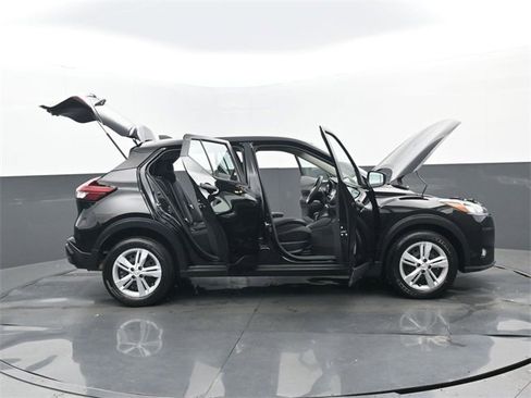 Used 2024 Nissan Kicks S image 30