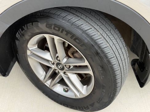 Used 2018 Hyundai Santa Fe Sport w/ Cargo Package FWD image 12