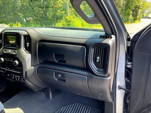 Used 2019 Chevrolet Silverado 1500 Custom Trail Boss w/ Custom Convenience Package AWD/4WD image 13