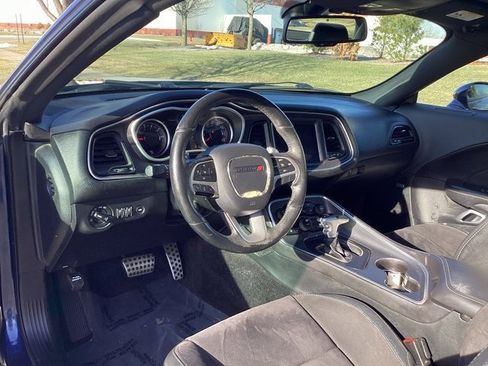 Used 2017 Dodge Challenger GT w/ GT Interior Package image 5