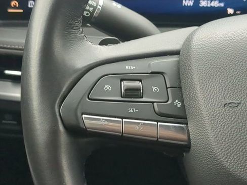 Used 2025 Cadillac XT4 Premium Luxury FWD image 29