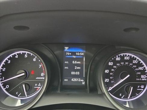 Used 2022 Toyota Camry SE FWD image 9