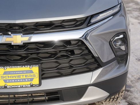 Used 2025 Chevrolet Blazer LT image 9