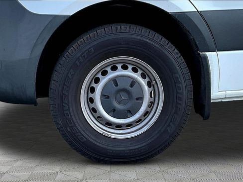 Used 2022 Mercedes-Benz Sprinter 2500 image 27