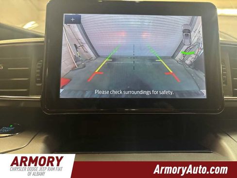 Used 2021 Ford Explorer XLT image 19