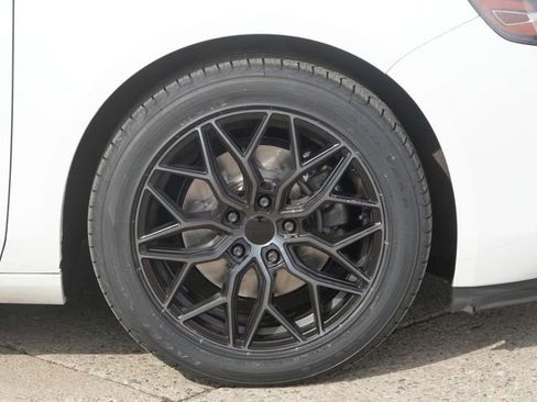 Used 2015 Chevrolet Impala LT w/ Convenience Package image 9